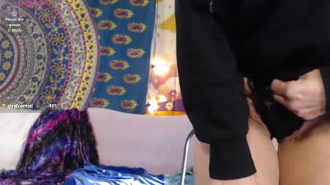 Snapshot of peekclimaxxx chatting on 03.04.25 NEXT CHILL SESH 1130 930pm -ish PEEK online show from 03.04.25