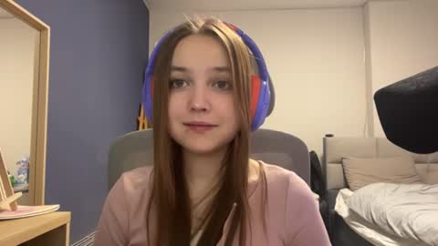 Luna Vale online show from 07.13.26