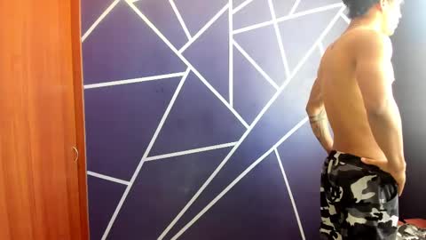 Snapshot of pendragom1224 chatting on 01.12.25 Pendragom online show from 01.12.25