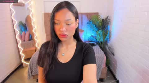 Snapshot of penelope_tay chatting on 12.20.24 penelope online show from 12.20.24