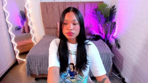 Snapshot of penelope_tay chatting on 01.11.25 penelope online show from 01.11.25