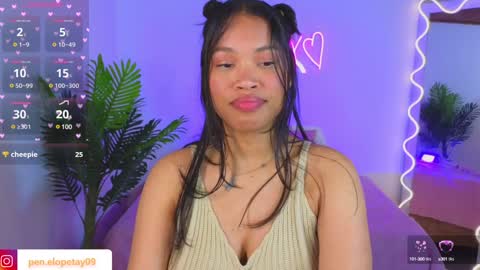 Snapshot of penelope_tay chatting on 02.03.25 penelope online show from 02.03.25