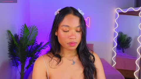 Snapshot of penelope_tay chatting on 02.05.25 penelope online show from 02.05.25