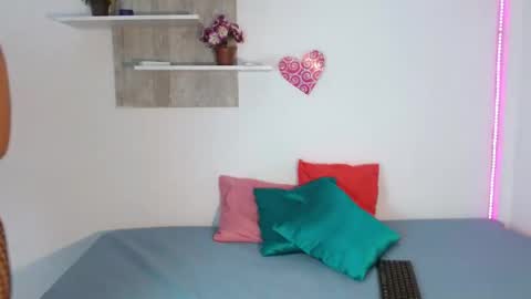 Snapshot of penny_lovee1 chatting on 12.02.24 penny online show from 12.02.24