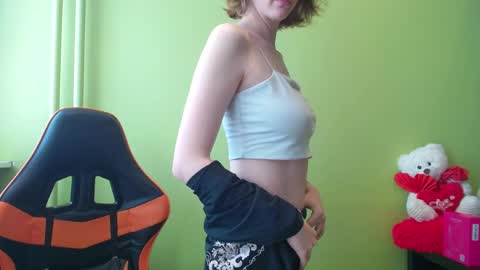 Snapshot of penny_lust chatting on 04.30.26 Penny online show from 04.30.26