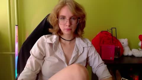 Snapshot of penny_lust chatting on 06.17.26 Penny online show from 06.17.26