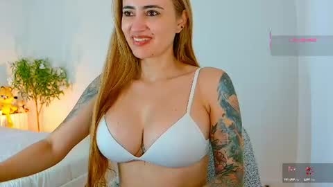 Snapshot of pennyy__ chatting on 07.06.26 Hi Im Penelope better vibrations 1111 online show from 07.06.26