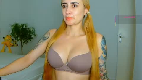Snapshot of pennyy__ chatting on 07.15.26 Hi Im Penelope better vibrations 1111 online show from 07.15.26