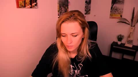 Mia online show from 09.13.25