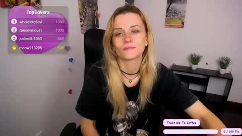 Mia online show from 10.15.25