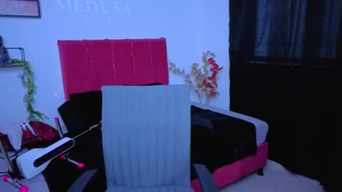 Snapshot of pequitasmedusa9 chatting on 10.07.25 pequitasmedusa9 online show from 10.07.25