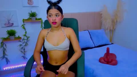 Snapshot of pequitasmedusa9 chatting on 10.17.25 pequitasmedusa9 online show from 10.17.25