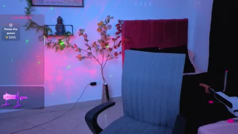 Snapshot of pequitasmedusa9 chatting on 11.30.25 pequitasmedusa9 online show from 11.30.25