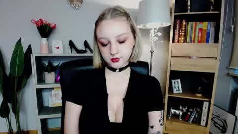 Madeline online show from 11.02.25