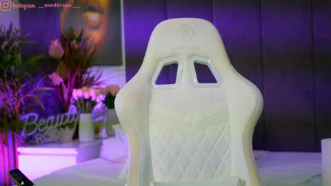 Snapshot of perfectt33n chatting on 11.07.25 Dee online show from 11.07.25