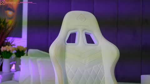 Snapshot of perfectt33n chatting on 11.21.25 Dee online show from 11.21.25