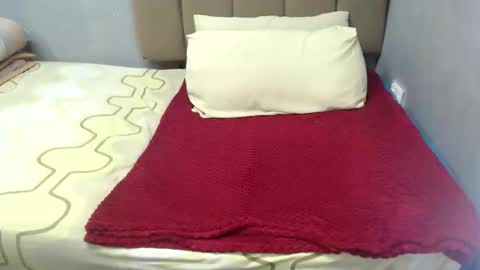 Snapshot of perkyass2000 chatting on 02.14.26 perkyass2000 online show from 02.14.26