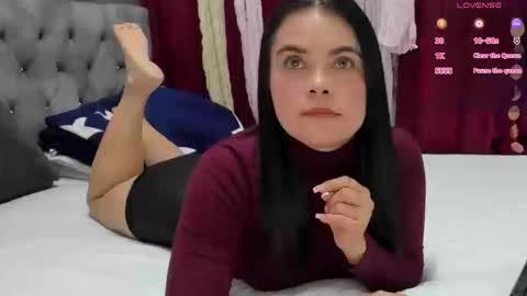 Perla Thompson online show from 01.06.26