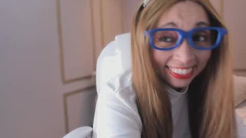 Snapshot of perlapreciosa chatting on 02.01.26 PerlaPreciosa online show from 02.01.26