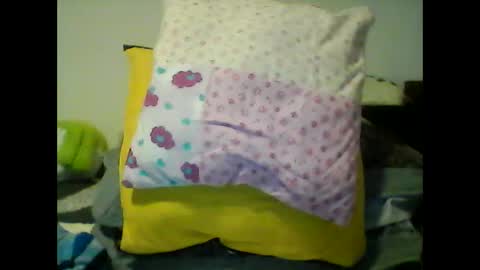 Snapshot of perlita070822 chatting on 02.22.25 perlita070822 online show from 02.22.25