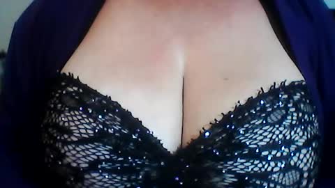 perlita070822 online show from 06.25.26