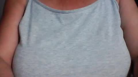 perlita070822 online show from 07.25.26