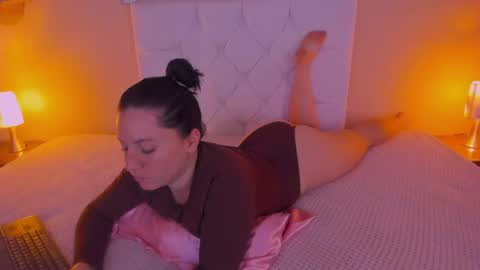 Marie online show from 04.15.26