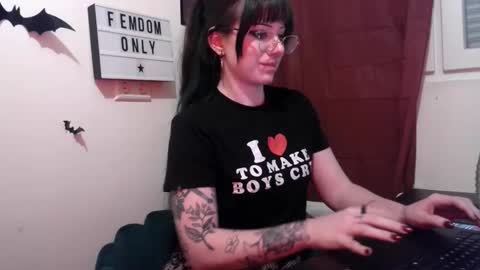 Persephone online show from 04.25.26