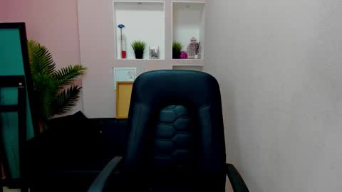 horror flying on the wings of the night.... online show from 11.27.25