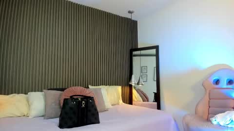 Lizza online show from 11.22.25