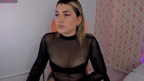 Snapshot of pervert_milf2023 chatting on 01.28.25 Isabella online show from 01.28.25