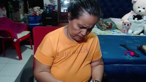Snapshot of pervert_mommy_x chatting on 12.15.24 SAMY online show from 12.15.24