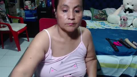 Snapshot of pervert_mommy_x chatting on 12.17.24 SAMY online show from 12.17.24