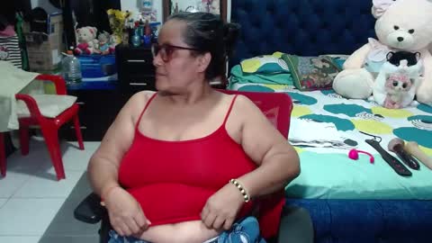 Snapshot of pervert_mommy_x chatting on 12.18.24 SAMY online show from 12.18.24