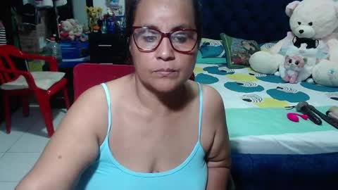Snapshot of pervert_mommy_x chatting on 12.20.24 SAMY online show from 12.20.24