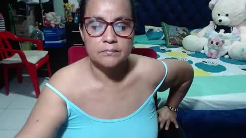 Snapshot of pervert_mommy_x chatting on 12.20.24 SAMY online show from 12.20.24