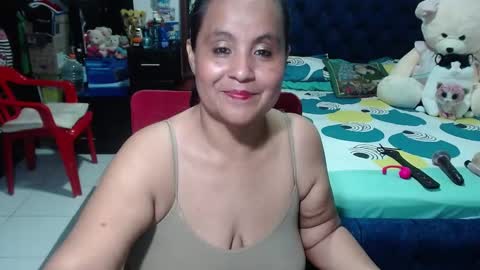 Snapshot of pervert_mommy_x chatting on 12.21.24 SAMY online show from 12.21.24