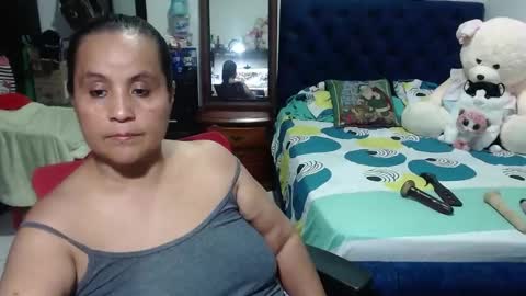 Snapshot of pervert_mommy_x chatting on 12.23.24 SAMY online show from 12.23.24