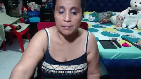 Snapshot of pervert_mommy_x chatting on 12.25.24 SAMY online show from 12.25.24