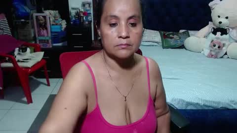 Snapshot of pervert_mommy_x chatting on 01.02.25 SAMY online show from 01.02.25