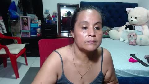 Snapshot of pervert_mommy_x chatting on 01.03.25 SAMY online show from 01.03.25