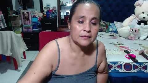 Snapshot of pervert_mommy_x chatting on 01.10.25 SAMY online show from 01.10.25