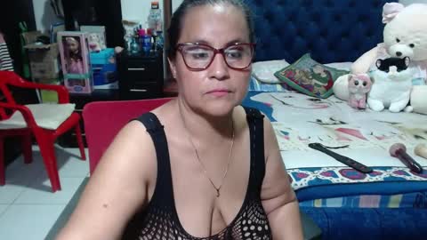 Snapshot of pervert_mommy_x chatting on 01.13.25 SAMY online show from 01.13.25