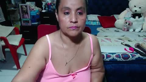 Snapshot of pervert_mommy_x chatting on 01.14.25 SAMY online show from 01.14.25