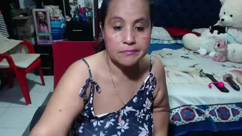Snapshot of pervert_mommy_x chatting on 01.15.25 SAMY online show from 01.15.25