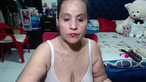 Snapshot of pervert_mommy_x chatting on 01.19.25 SAMY online show from 01.19.25
