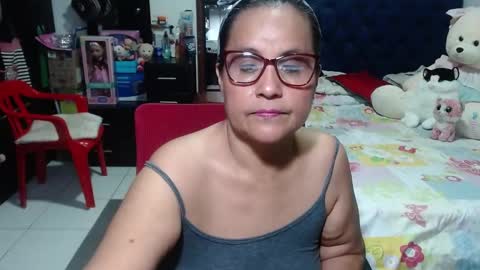 Snapshot of pervert_mommy_x chatting on 01.27.25 SAMY online show from 01.27.25