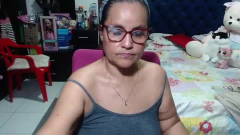 Snapshot of pervert_mommy_x chatting on 01.27.25 SAMY online show from 01.27.25
