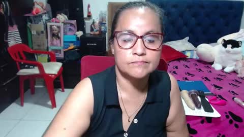 Snapshot of pervert_mommy_x chatting on 02.19.25 SAMY online show from 02.19.25