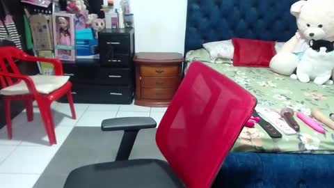 Snapshot of pervert_mommy_x chatting on 03.11.25 SAMY online show from 03.11.25